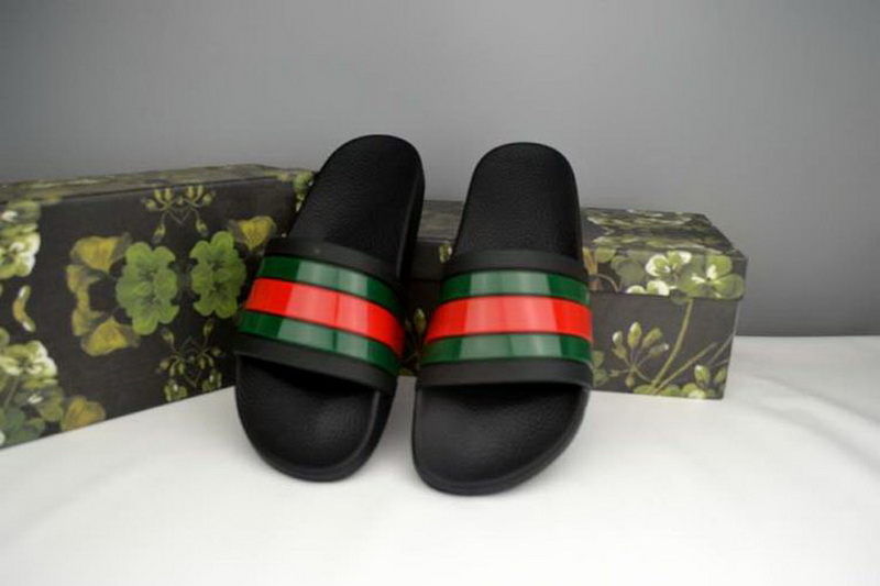 Gucci Men Slippers_055